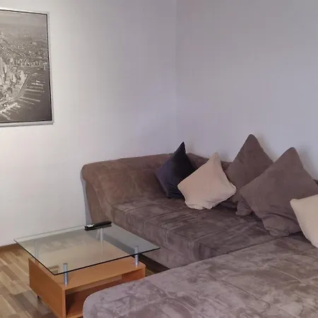 Ruhige Zentral Gelegene Fuer Monteure In *