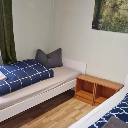 דירה Ruhige Zentral Gelegene Fewo Mit 4 Schlafzimmern Fuer Monteure In Ingelheim Am Rhein אינגלהיים אם ריין