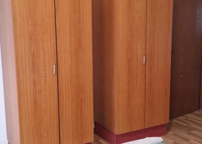 Ruhige Zentral Gelegene Fuer Monteure In Apartamento